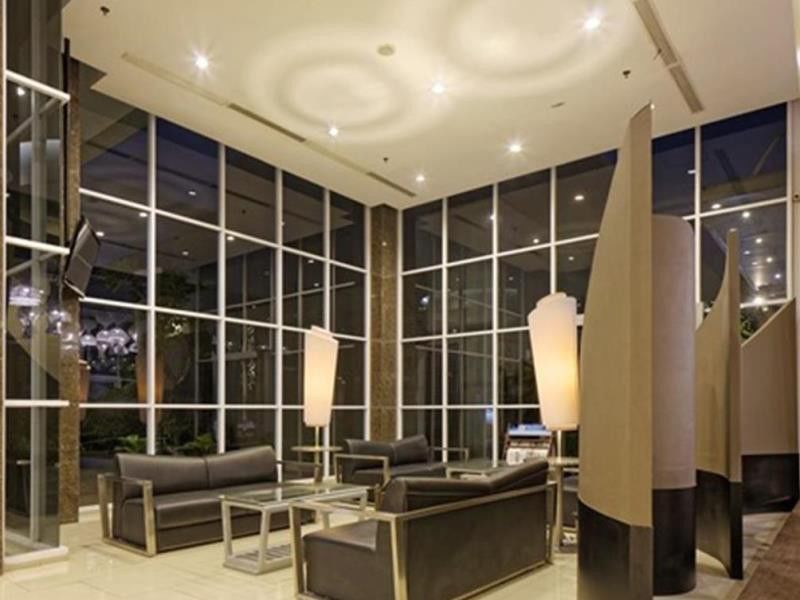 Howard Johnson By Wyndham Pekalongan Exteriör bild